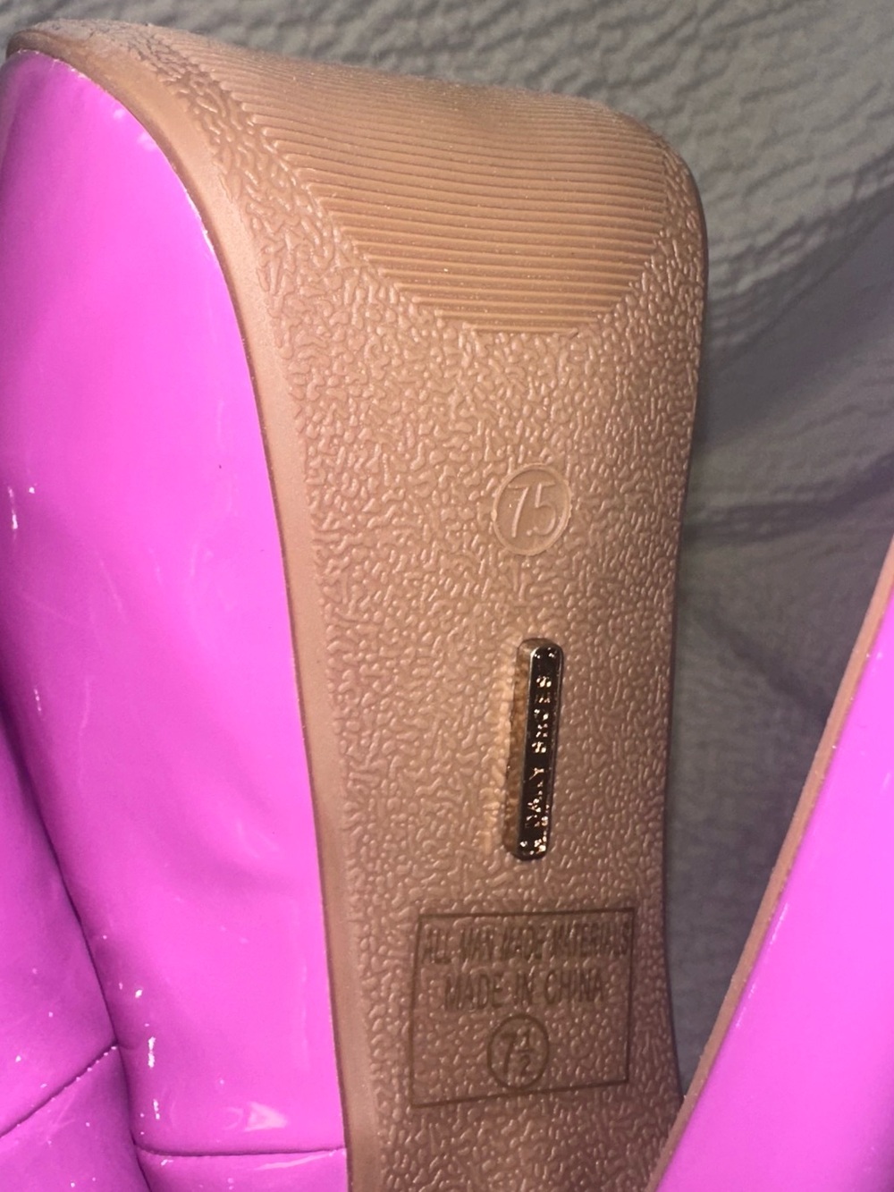 Fuchsia heels - Picture 4 of 5